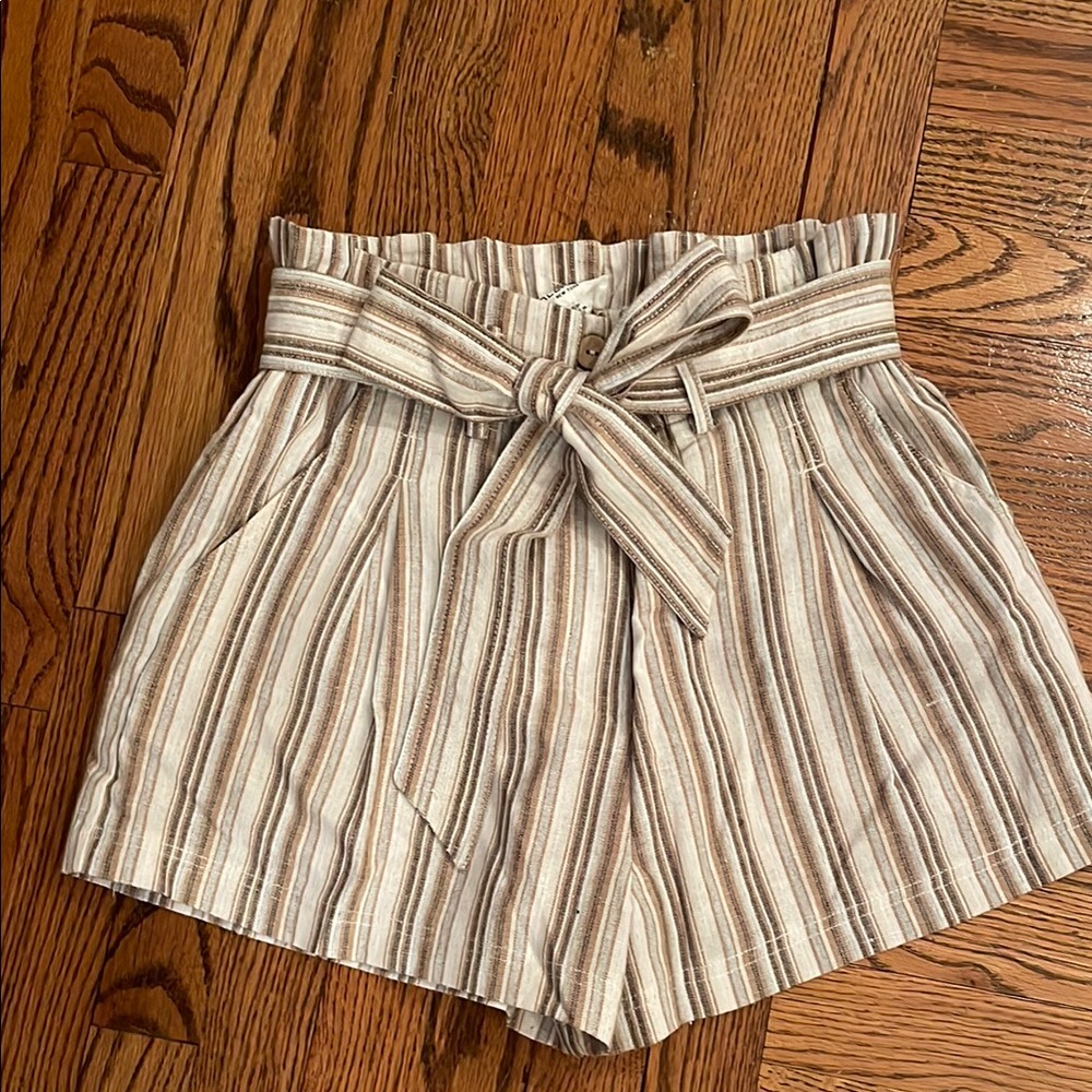 Allison Striped Women's belted Shorts Sz S